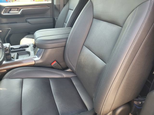 Used 2025 Chevrolet Silverado 1500 LT Trail Boss w/ Convenience Package II AWD/4WD image 11