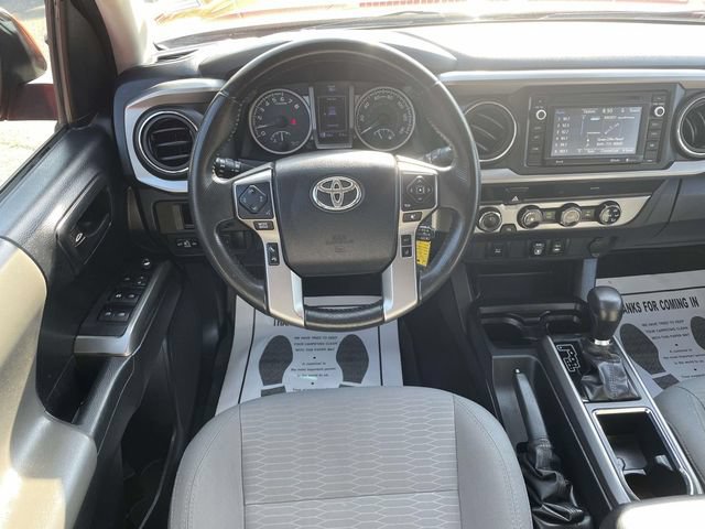 Used 2018 Toyota Tacoma SR5 AWD/4WD image 11