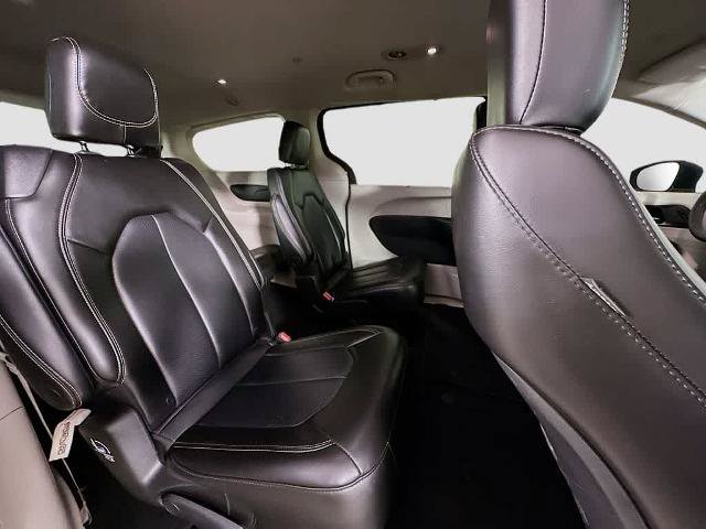 Used 2023 Chrysler Pacifica Touring-L FWD image 29