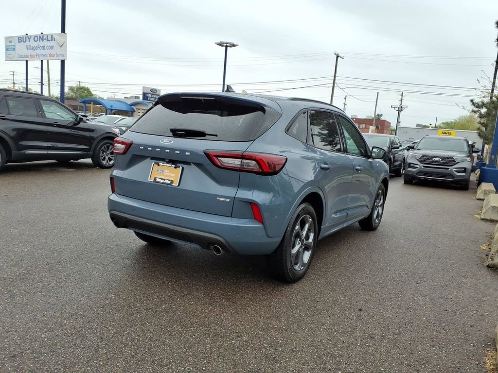 Certified 2023 Ford Escape ST-Line Select w/ Tech Pack #1 AWD/4WD image 6