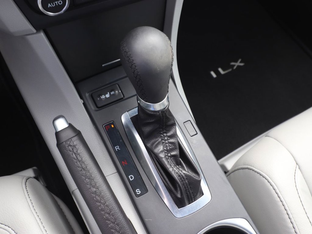 Used 2020 Acura ILX w/ Premium Package FWD image 20