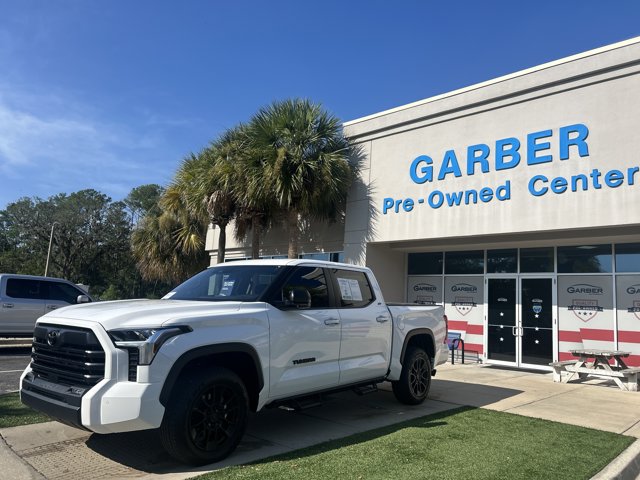 Used 2025 Toyota Tundra SR5 w/ SR5 Premium Package AWD/4WD image 9