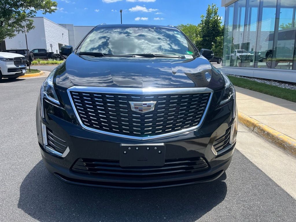 Used 2021 Cadillac XT5 Premium Luxury w/ Platinum Package FWD image 2