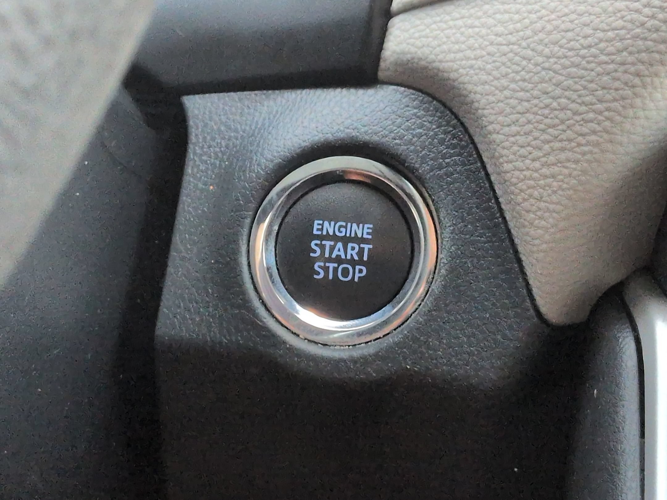 Used 2019 Toyota RAV4 XLE FWD image 28