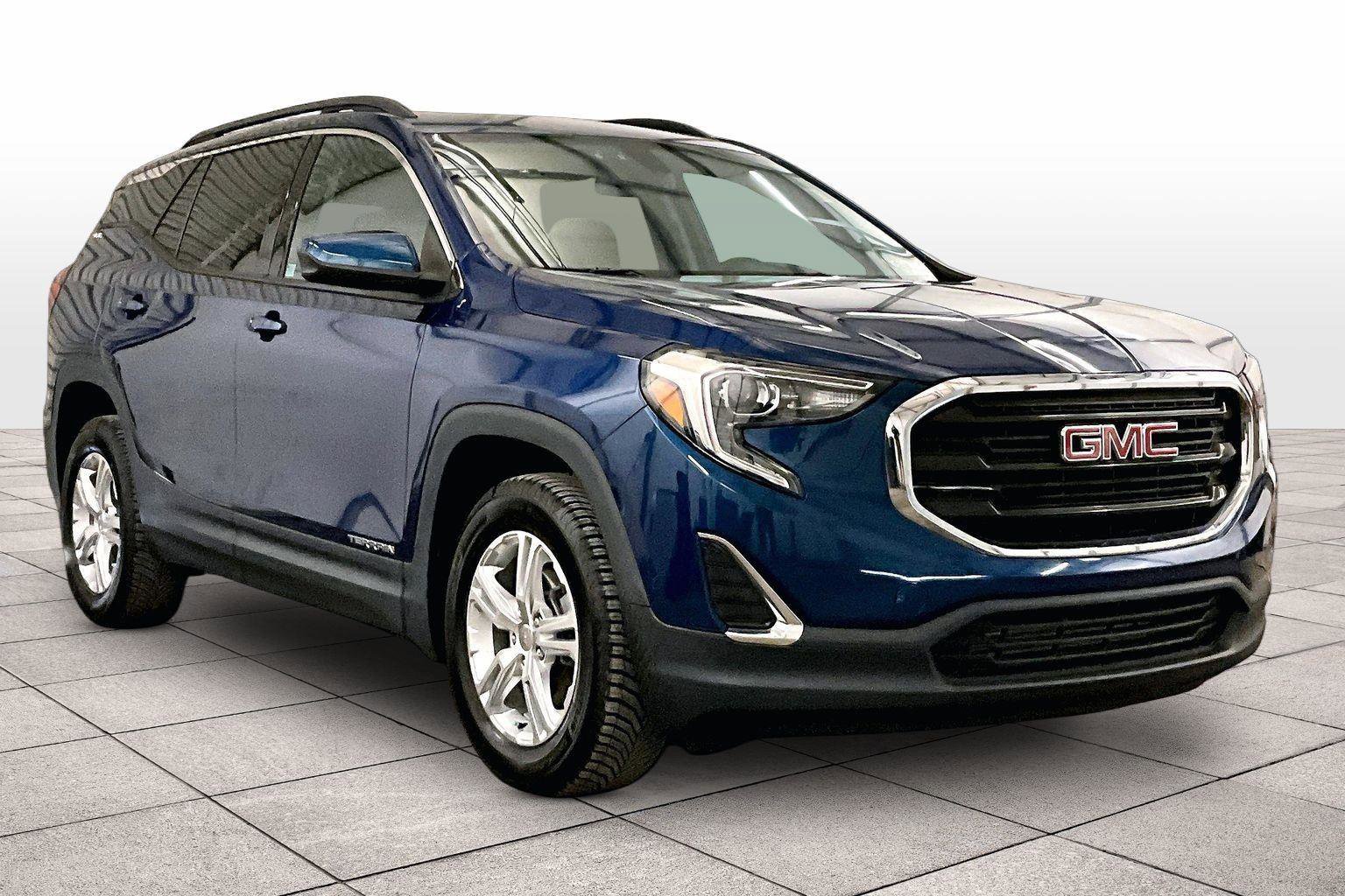 Used 2019 GMC Terrain SLE w/ Driver Convenience Package image 2