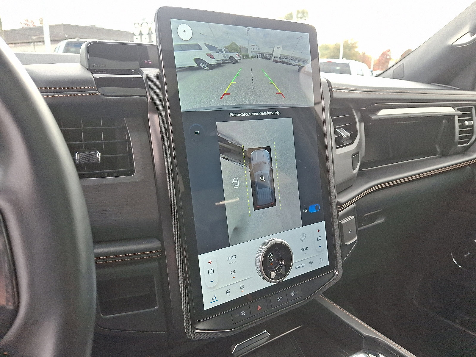 Certified 2022 Ford Expedition Max Platinum image 24