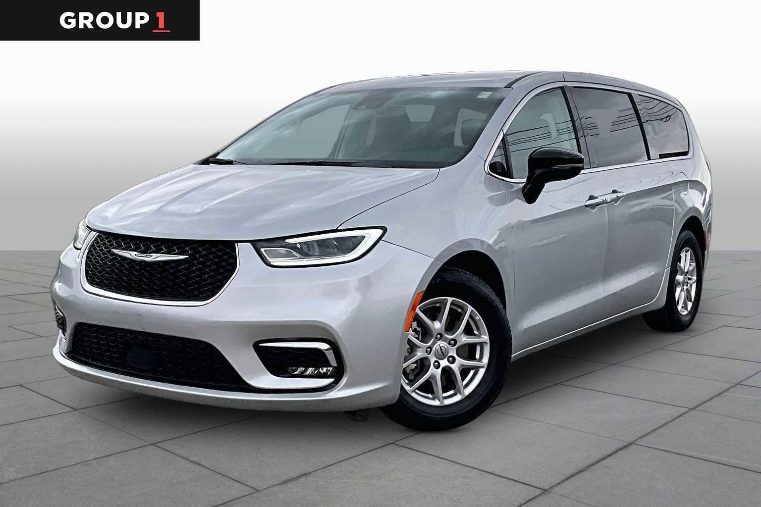Used 2024 Chrysler Pacifica Touring-L