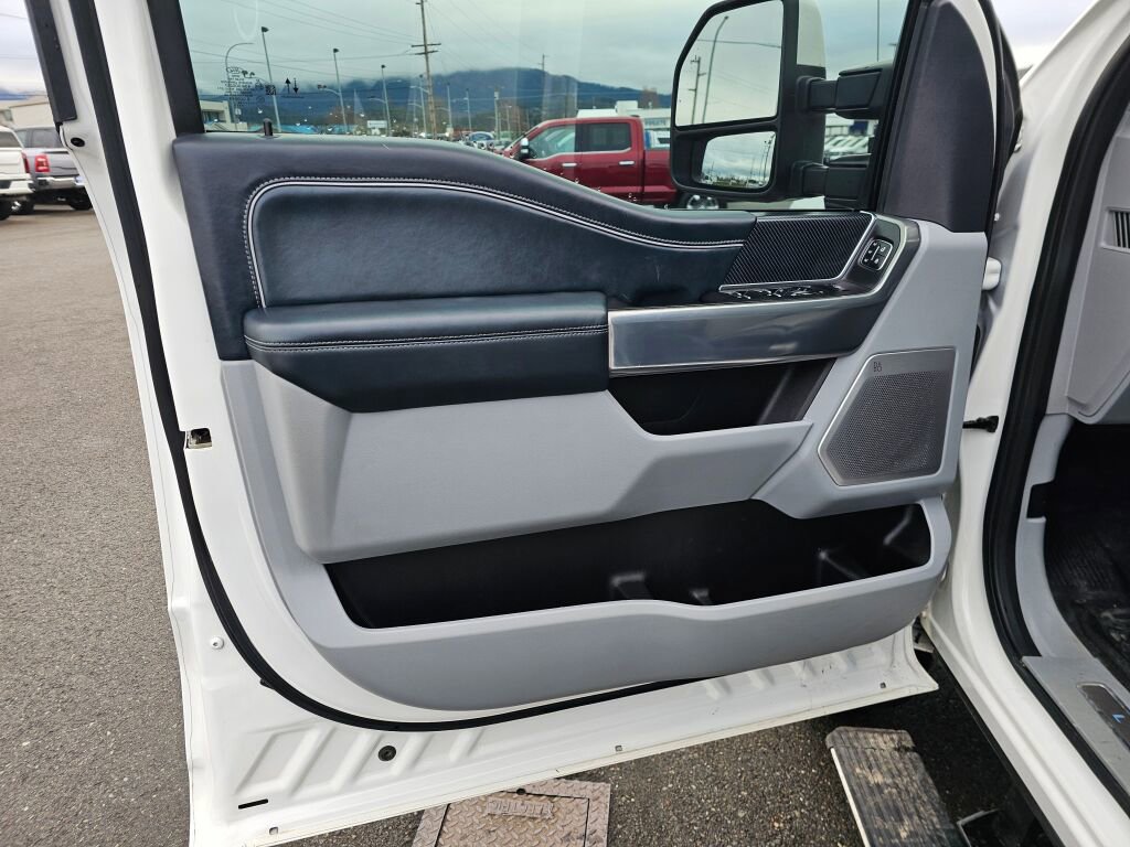 Certified 2024 Ford F350 Limited w/ FX4 Off-Road Package image 16