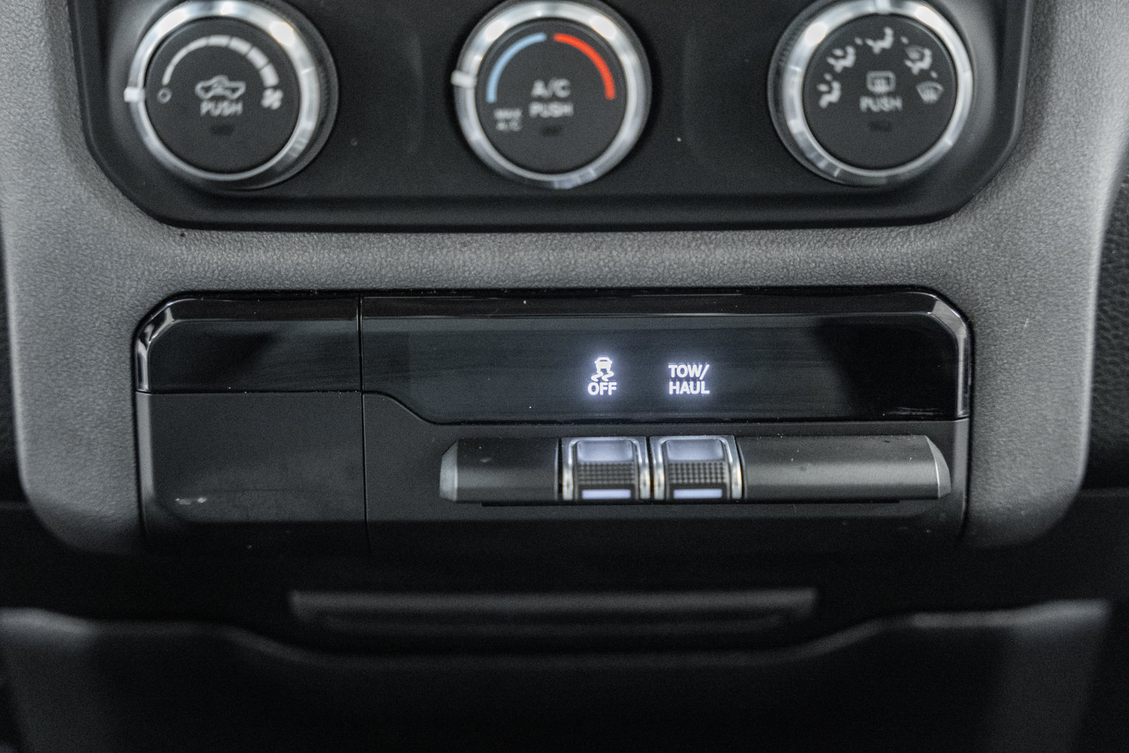 Used 2020 RAM 1500 Big Horn AWD/4WD image 24