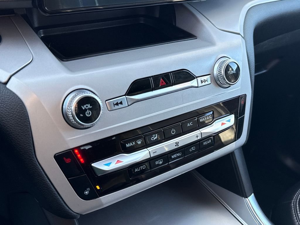 Certified 2023 Ford Explorer XLT w/ Equipment Group 202A image 24