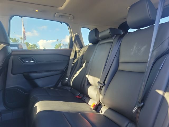 Used 2023 Nissan Rogue SV w/ SV Premium B Package FWD image 12
