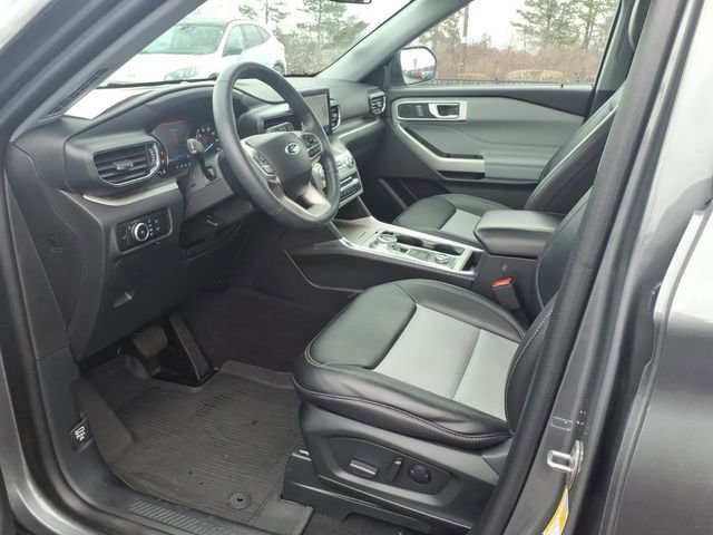Certified 2023 Ford Explorer XLT w/ Equipment Group 202A image 13