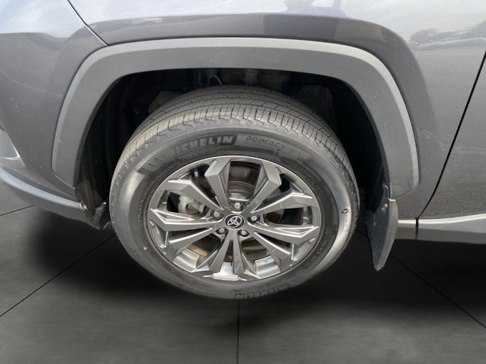 Used 2022 Toyota RAV4 XLE Premium AWD/4WD image 10