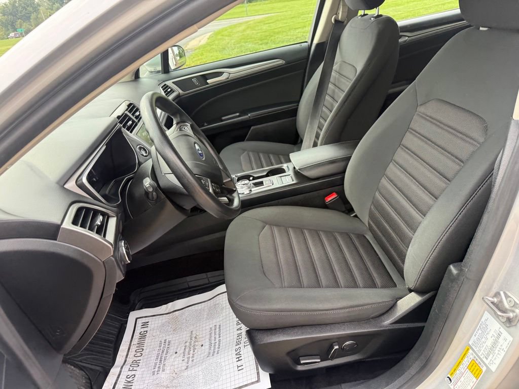 Certified 2019 Ford Fusion SE FWD image 19
