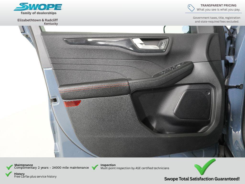 Certified 2025 Ford Escape ST-Line w/ Tech Pack #1 AWD/4WD image 13