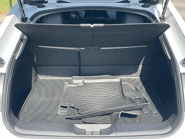 Used 2024 Toyota Prius XLE FWD image 32