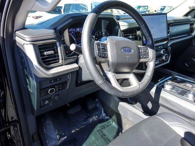 Certified 2024 Ford Expedition XLT image 9