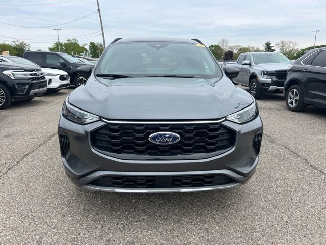 Certified 2024 Ford Escape ST-Line w/ Tech Pack #1 AWD/4WD image 2