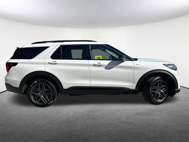 Certified 2025 Ford Explorer ST-Line w/ ST-Line Street Pack AWD/4WD image 16
