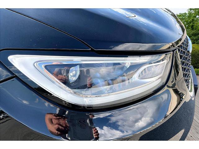 Used 2024 Chrysler Pacifica Touring-L FWD image 28