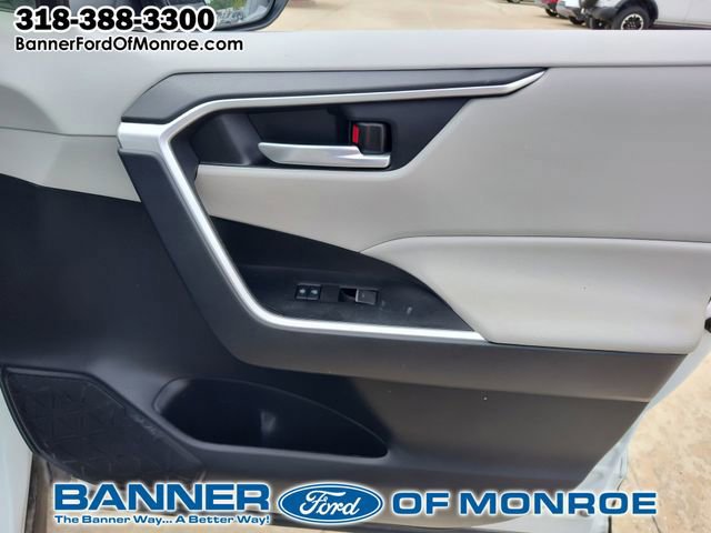 Used 2023 Toyota RAV4 XLE Premium FWD image 25