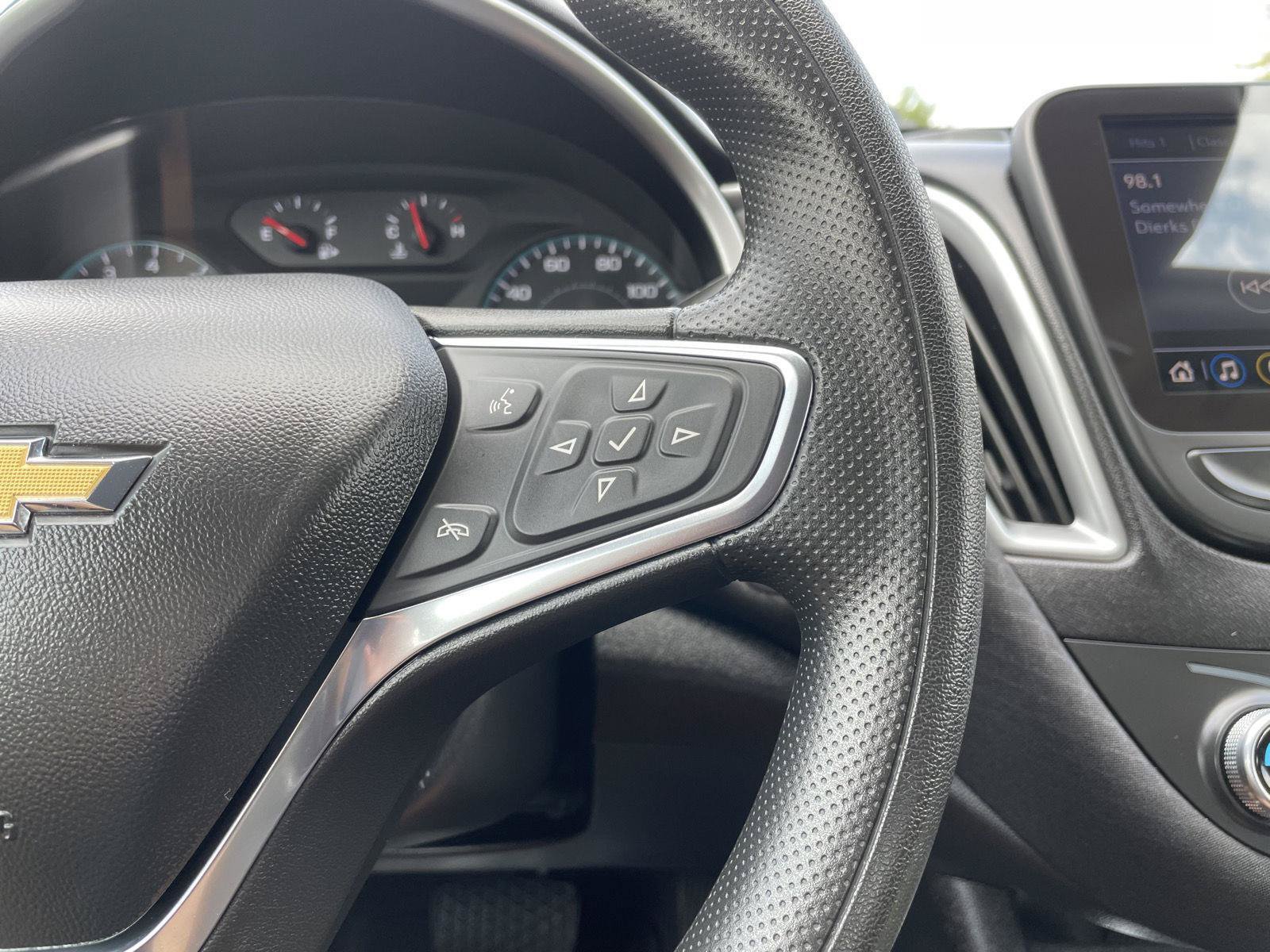 Used 2025 Chevrolet Malibu LT FWD image 14