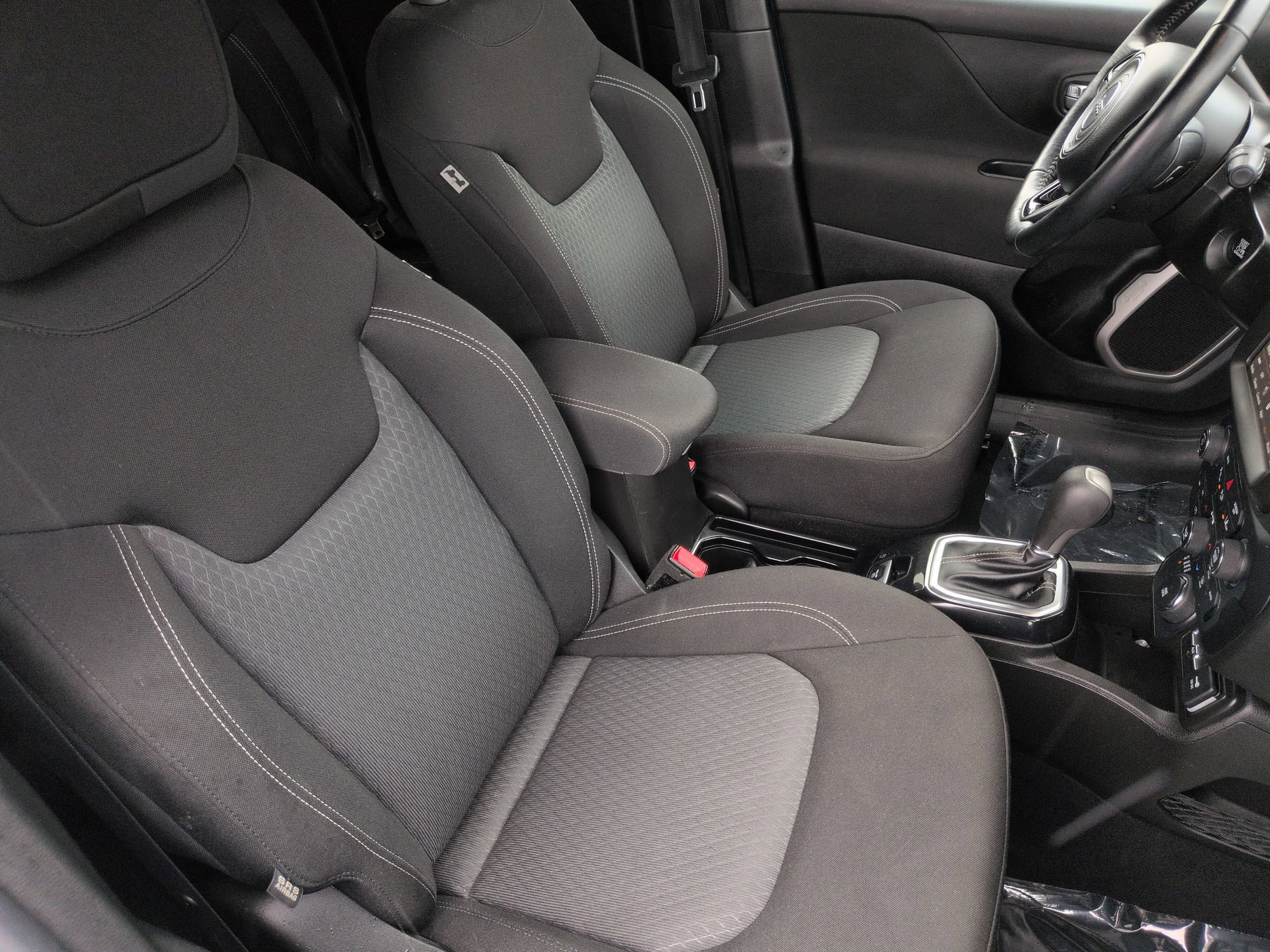 Used 2021 Jeep Renegade Latitude w/ Luxury Group II AWD/4WD image 35