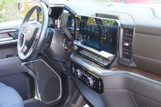 Used 2023 Chevrolet Silverado 1500 LT AWD/4WD image 11