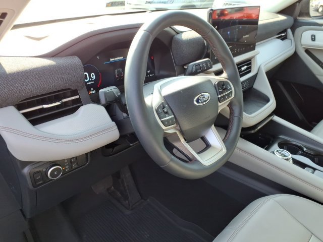 Certified 2025 Ford Explorer Active w/ Active Comfort Package AWD/4WD image 17