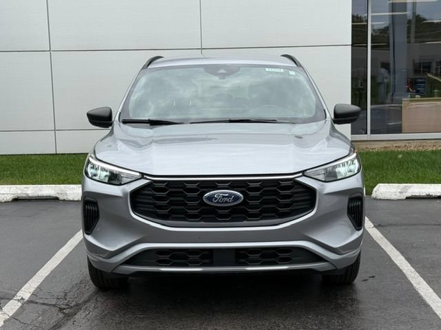 Certified 2024 Ford Escape ST-Line w/ Tech Pack #1 AWD/4WD image 3