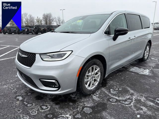 Used 2024 Chrysler Pacifica Touring-L