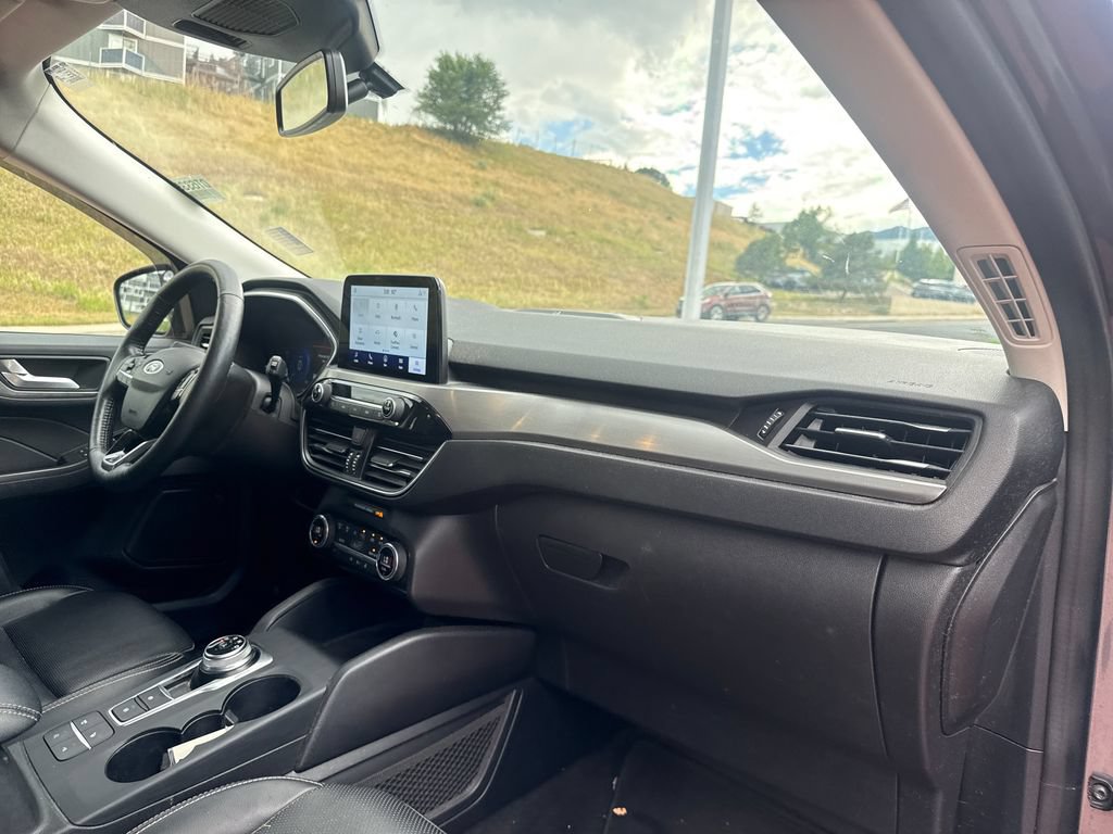 Certified 2021 Ford Escape Titanium AWD/4WD image 31