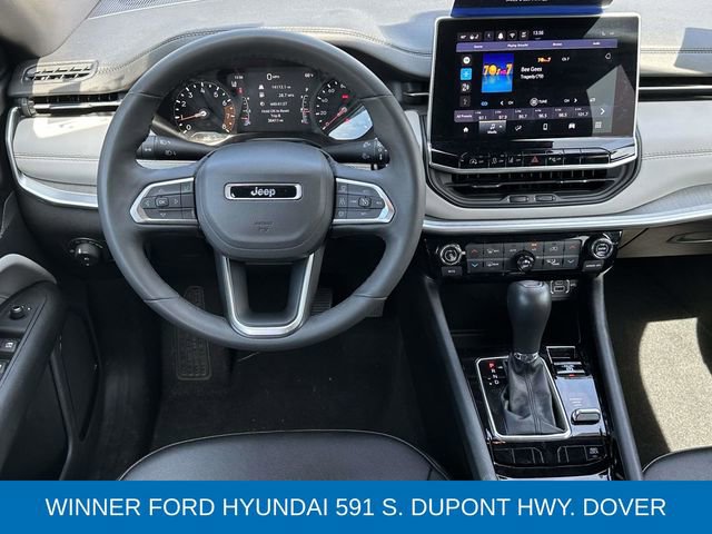 Used 2025 Jeep Compass Limited image 12