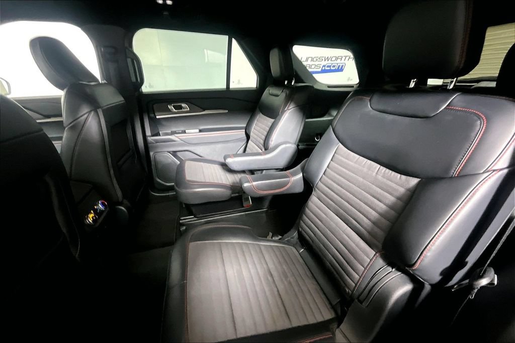 Certified 2025 Ford Explorer ST-Line AWD/4WD image 21