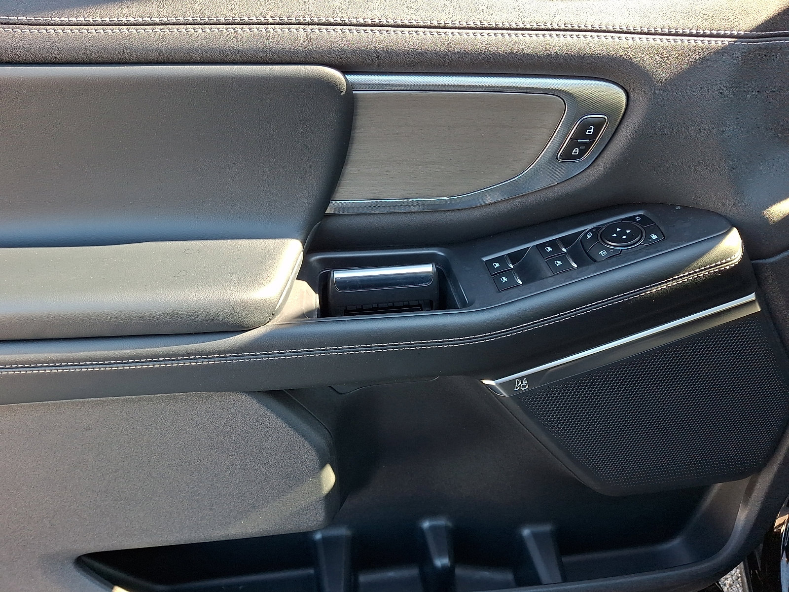 Certified 2025 Ford Expedition Platinum image 16