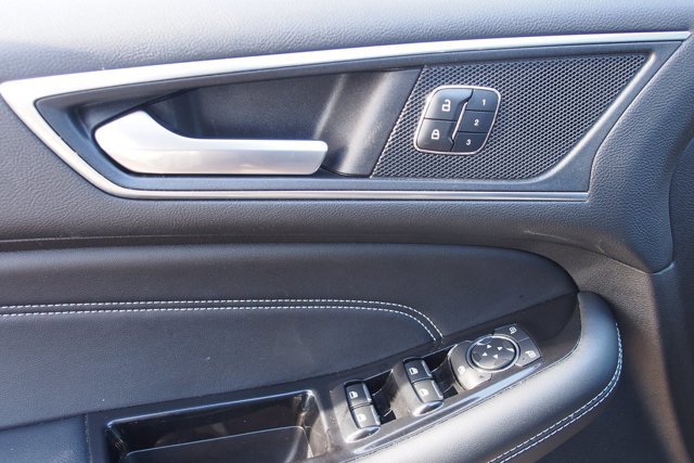 Certified 2017 Ford Edge Titanium w/ Equipment Group 301A image 19