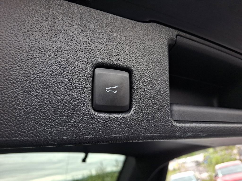 Certified 2023 Ford Escape Platinum w/ Premium Technology Package AWD/4WD image 29