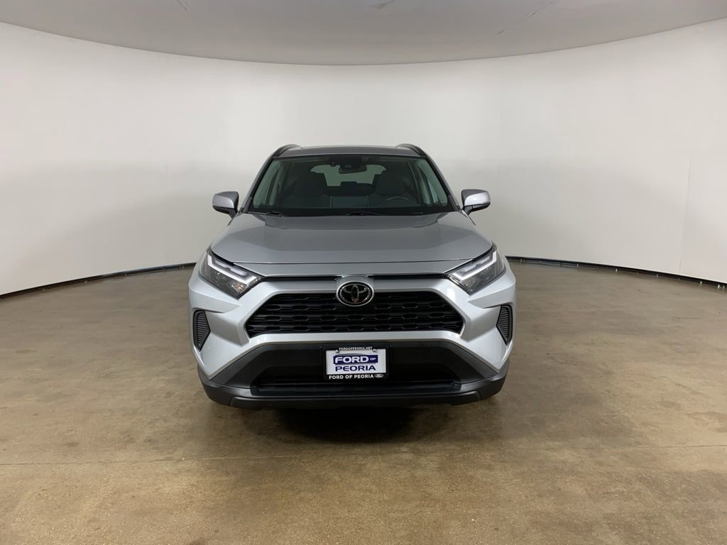 Used 2022 Toyota RAV4 XLE w/ Convenience Package AWD/4WD image 3