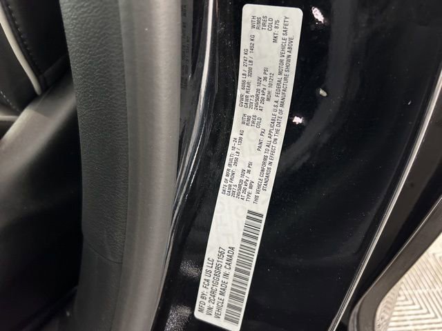 Used 2025 Chrysler Pacifica Limited FWD image 25