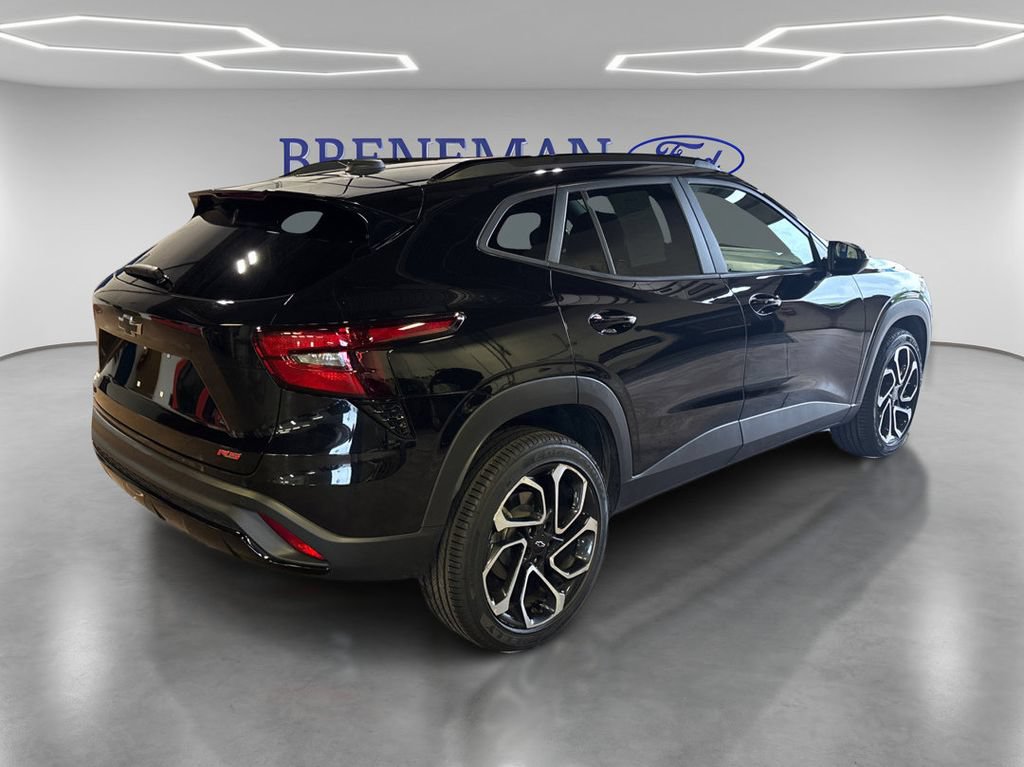 Used 2025 Chevrolet Trax RS w/ Sunroof Package FWD image 6