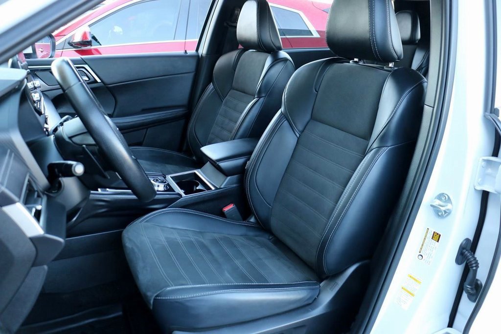 Used 2024 Mitsubishi Outlander SE image 18