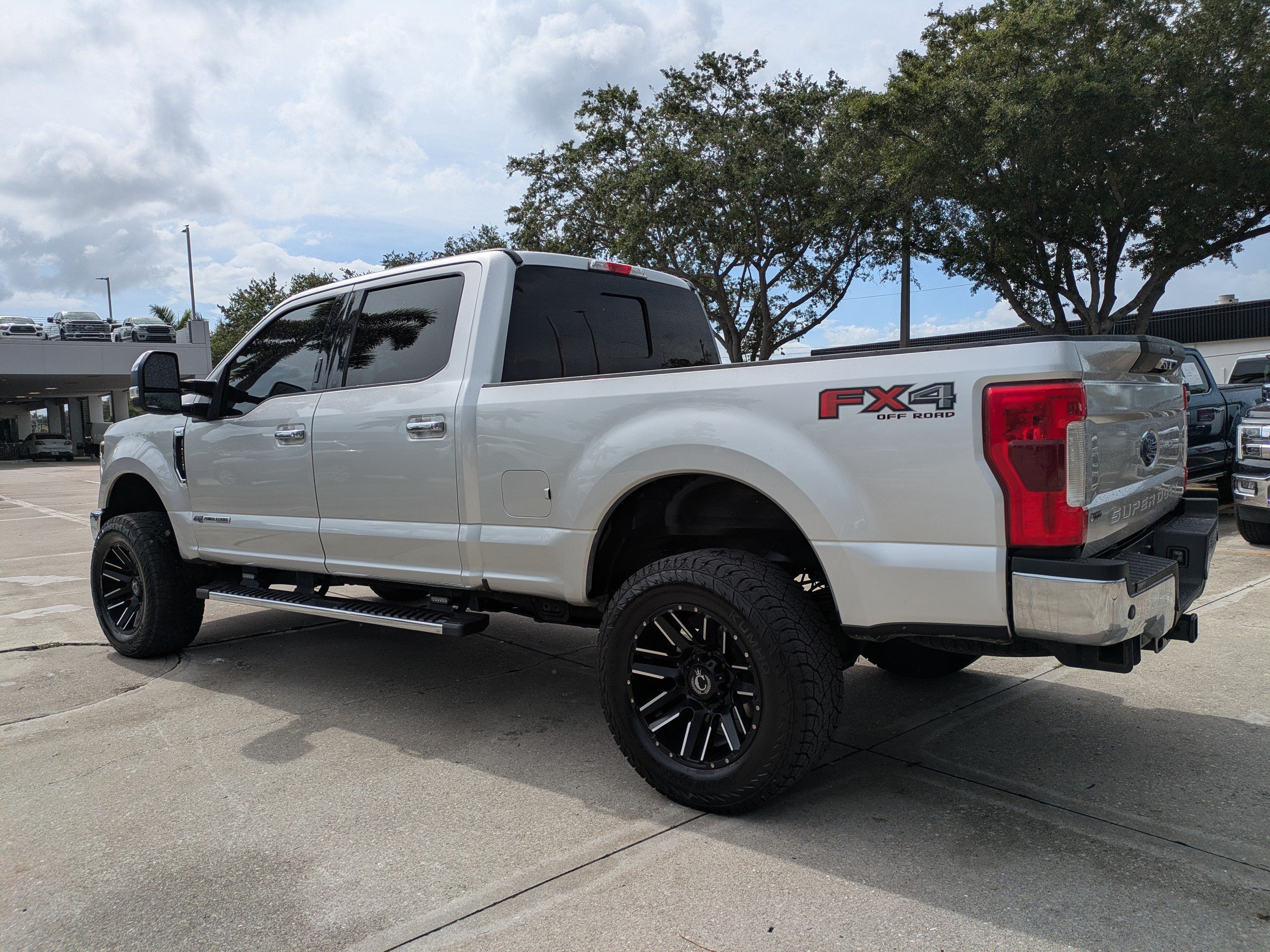 Certified 2019 Ford F350 XLT w/ XLT Premium Package AWD/4WD image 6