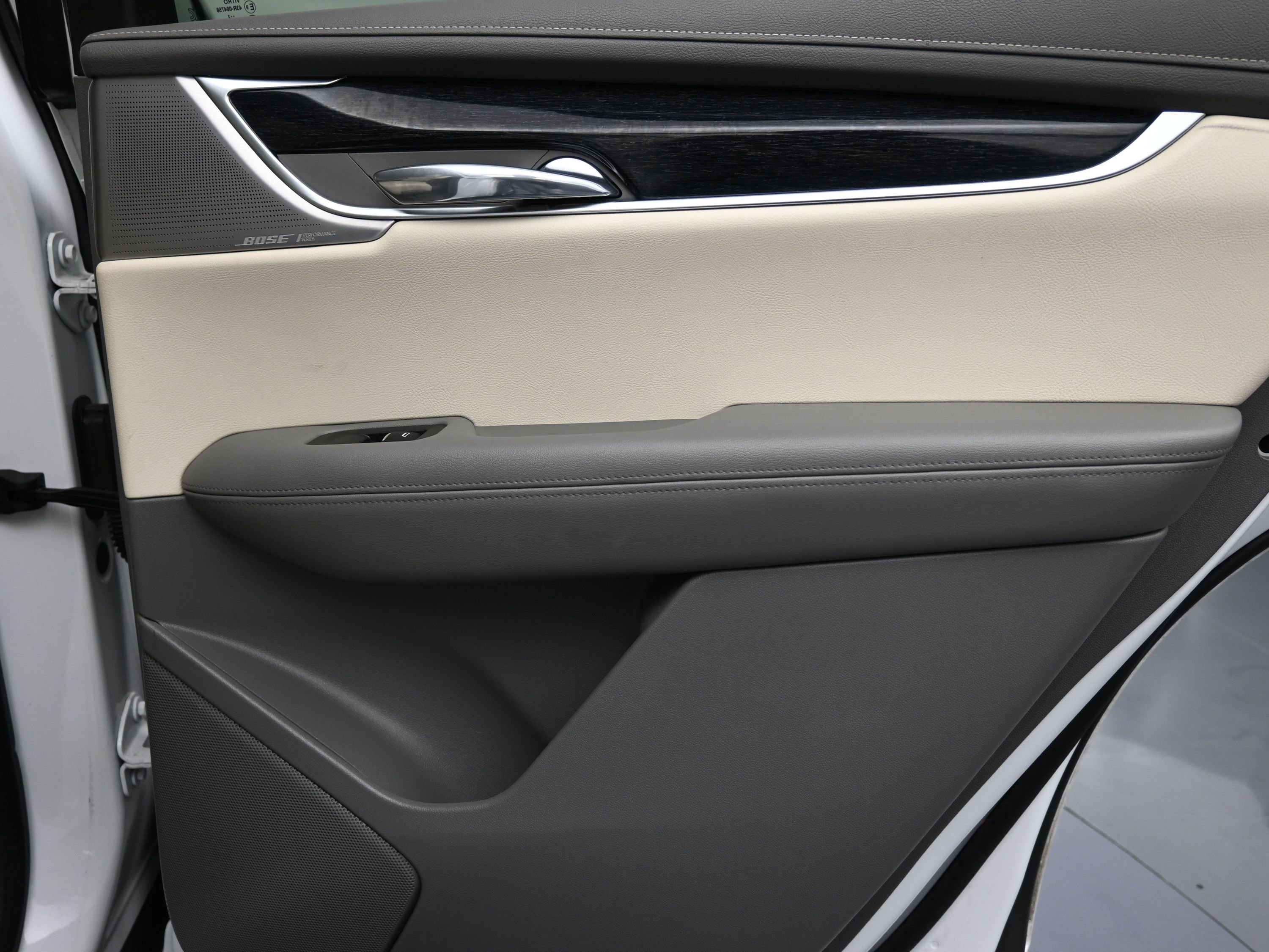 Used 2023 Cadillac XT6 Premium Luxury image 26