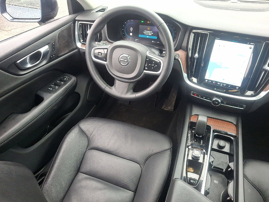 Used 2023 Volvo V60 B5 Cross Country Plus image 20