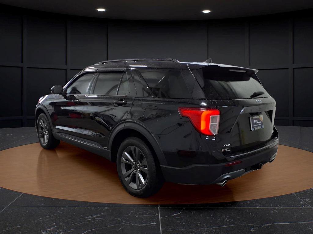 Certified 2023 Ford Explorer XLT w/ Equipment Group 202A AWD/4WD image 4