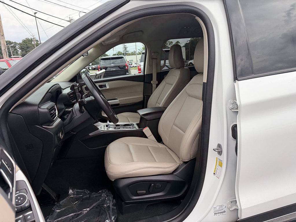 Certified 2023 Ford Explorer XLT w/ Equipment Group 202A AWD/4WD image 14