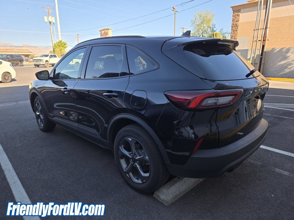 Certified 2025 Ford Escape ST-Line AWD/4WD image 3