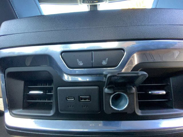 Used 2021 Chevrolet Silverado 1500 High Country w/ Technology Package AWD/4WD image 34