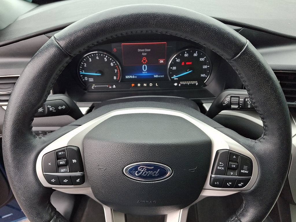 Certified 2022 Ford Explorer XLT w/ Equipment Group 202A AWD/4WD image 18