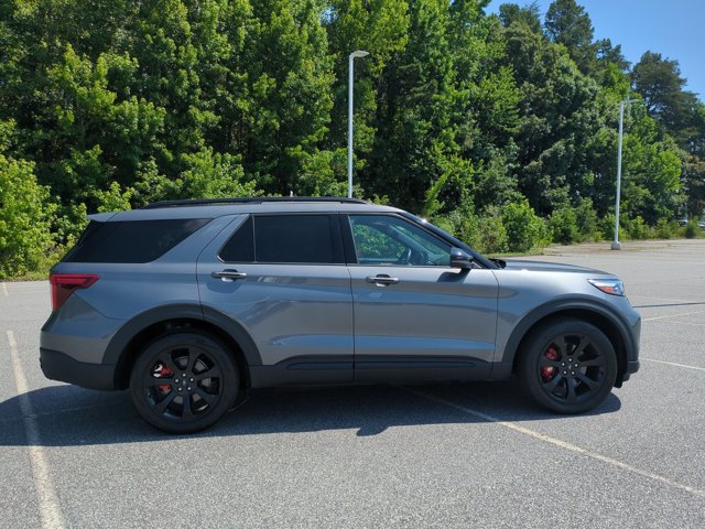 Certified 2022 Ford Explorer ST w/ Equipment Group 401A AWD/4WD image 3